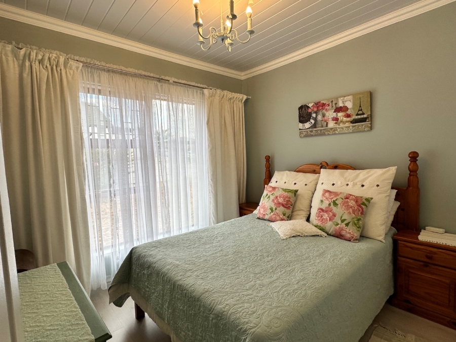 4 Bedroom Property for Sale in Hartenbos Heuwels Western Cape